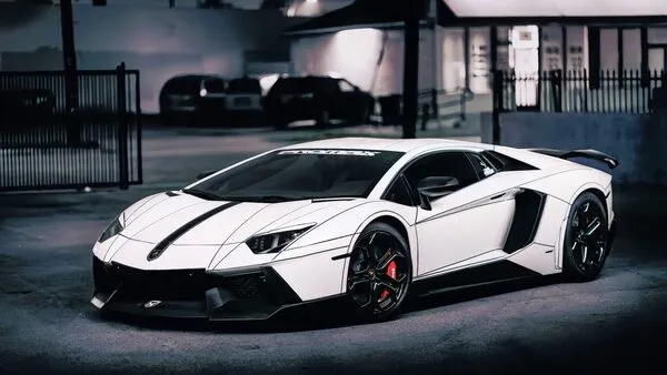 hình nền lamborghini 4k màu trắng