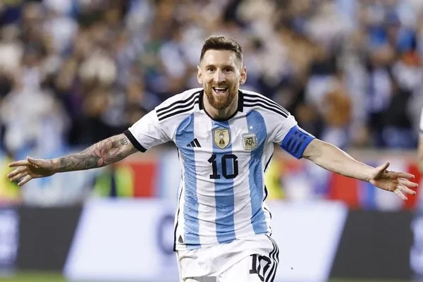 messi hình nền cười tươi 