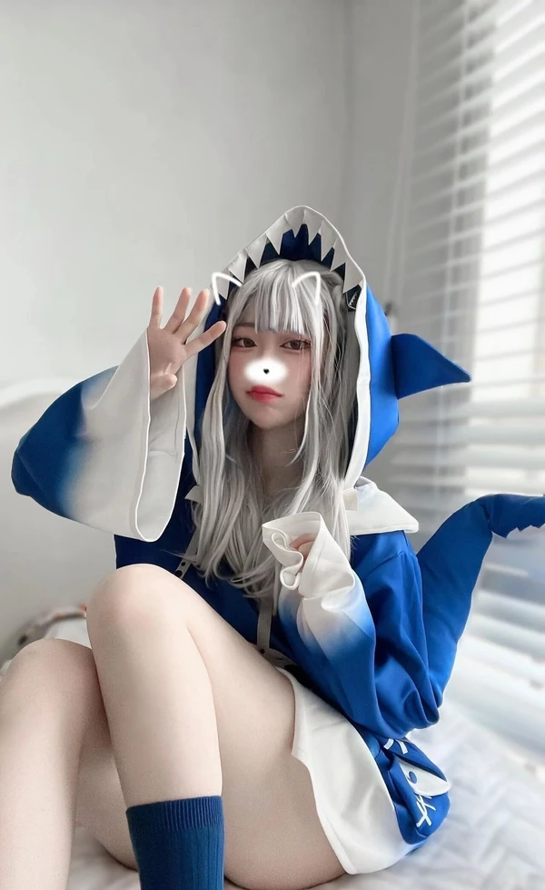 Ảnh Yaoyaoqwq gawr gura cosplay cuốn hút