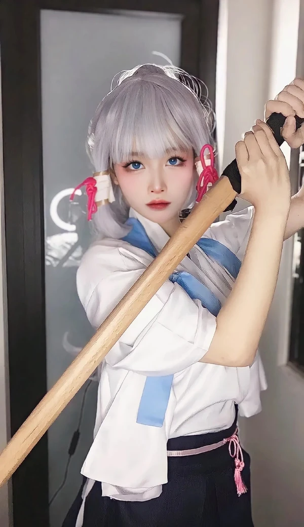 cosplay genshin impact nghiêm túc