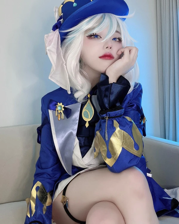 Hina cosplay đầy mê hoặc