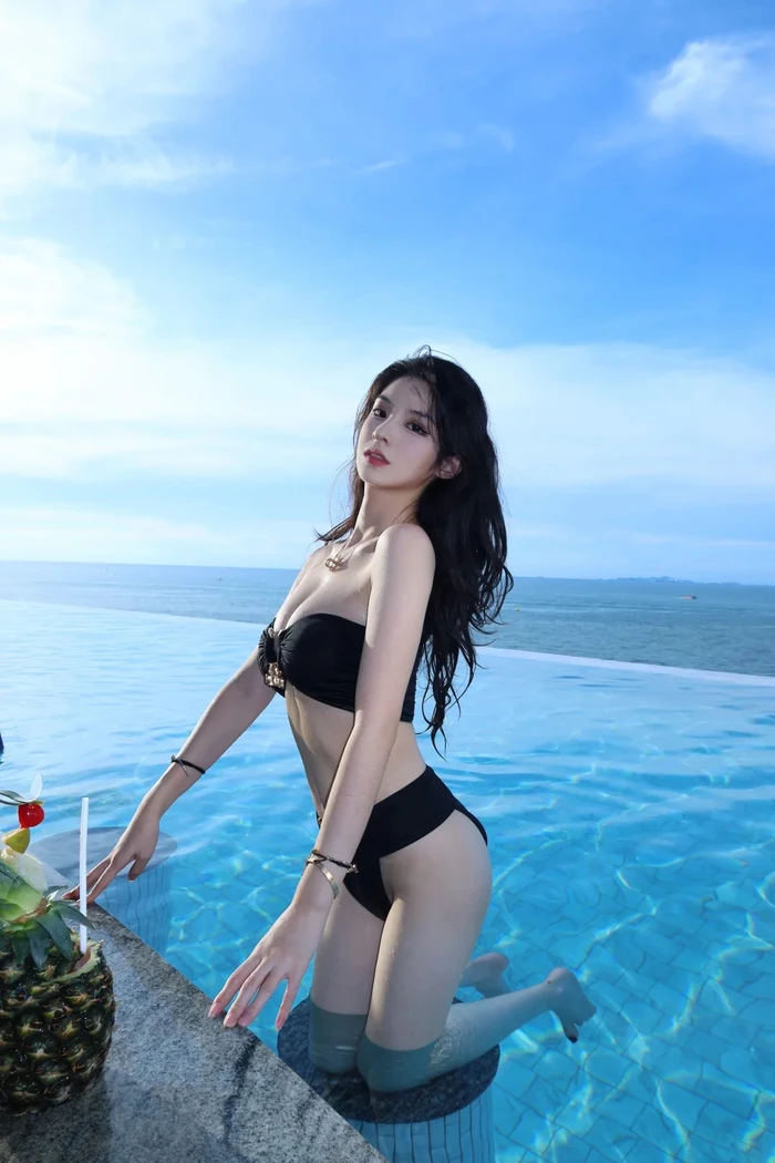 Ảnh gái mặc bikini siêu nhỏ phong cách sexy