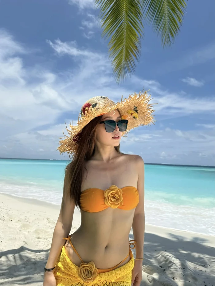 Ảnh gái xinh diện bikini siêu nhỏ thu hút ánh nhìn