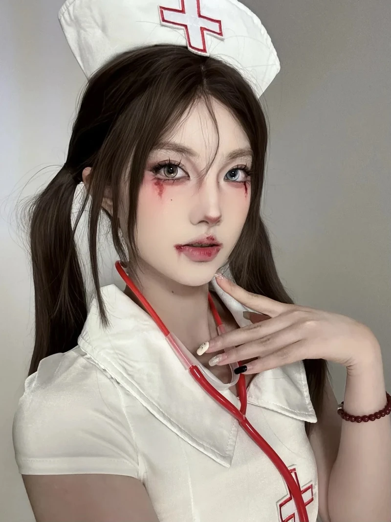 ảnh y tá cosplay đầy quyến rũ