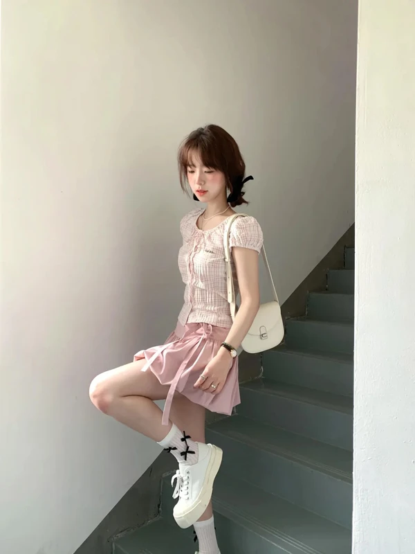 gái xinh mặc đồ pinky (3)