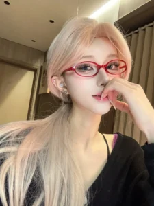 Tổng hợp 189+ ảnh gái xinh đeo kính cute đẹp ngây ngất