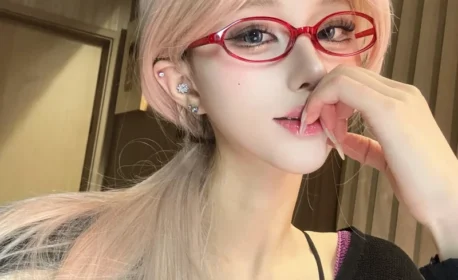 Tổng hợp 189+ ảnh gái xinh đeo kính cute đẹp ngây ngất