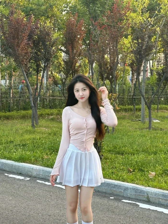 hình girl xinh váy ngắn