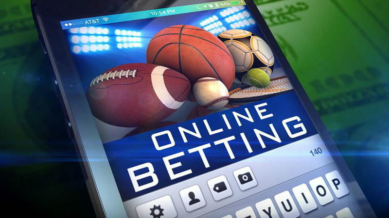 Người chơi theo dõi kèo chấp 1 trái Luck8 trong trận đấu