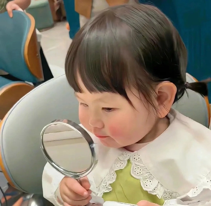 Ảnh mạng em bé cute đáng yêu