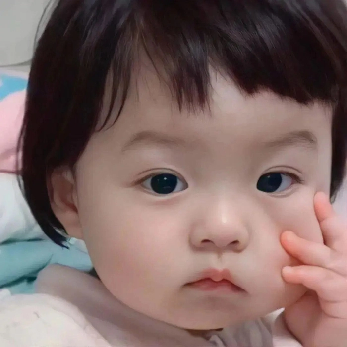 Hình ảnh cute của em bé