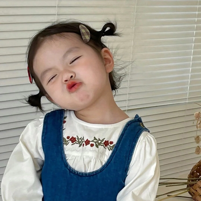 Hình ảnh em bé cute và hài hước