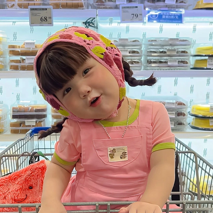 Hình ảnh em bé mập ú cute