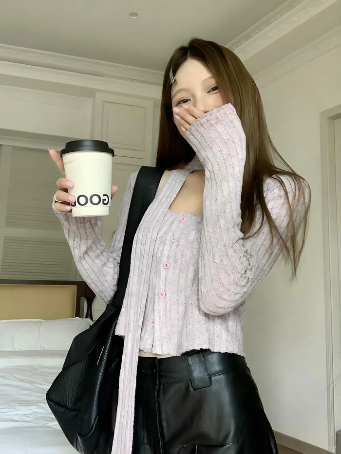 ảnh nữ xinh che mặt cute