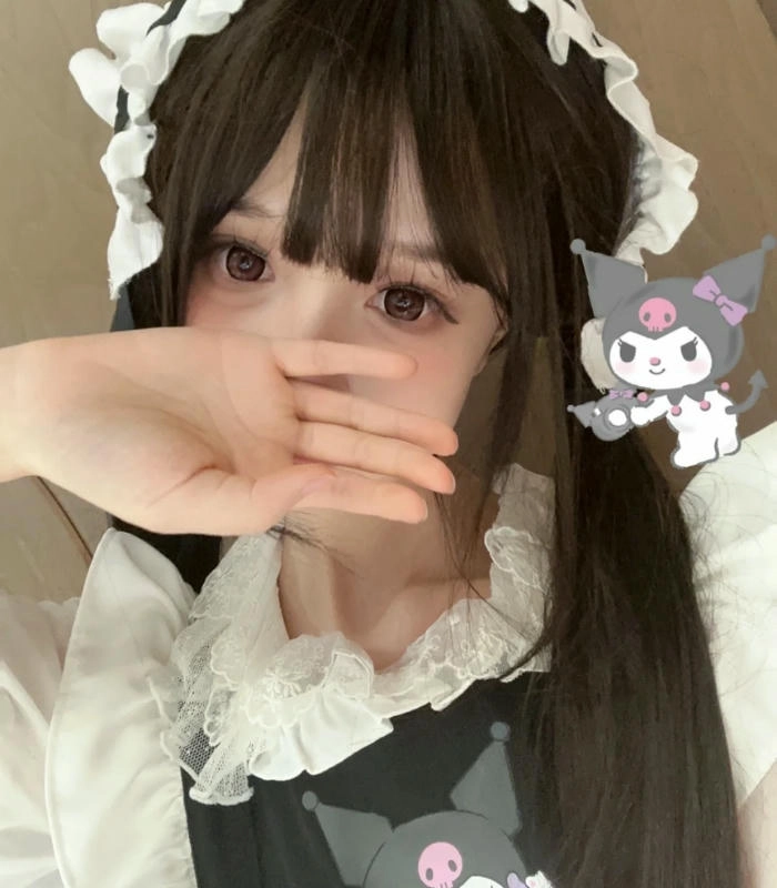 hình cô gái che mặt cute