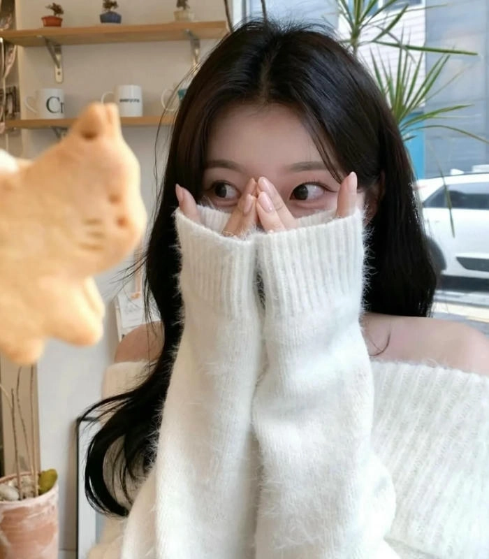 hình nữ che mặt cute đẹp