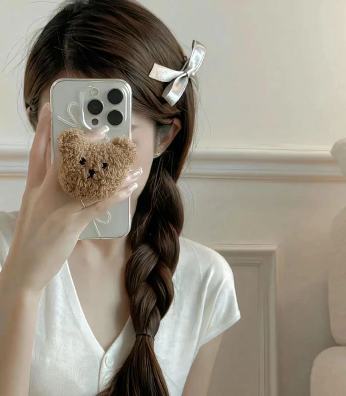 hình nữ che mặt cute tết tóc