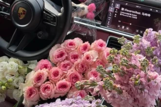 186+ ảnh bó hoa trên xe ô tô đẹp mê ly, sang trọng hết nấc