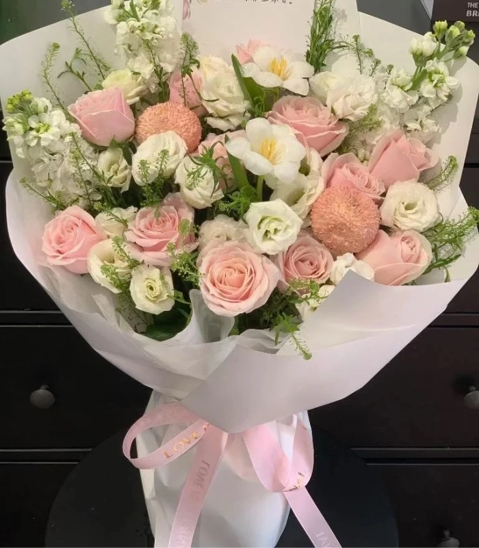 Bó hoa cảm ơn màu sắc tươi sáng