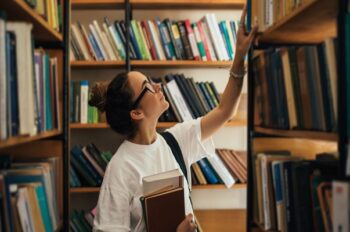 Sách Tâm Linh Giá Trị Và Những Tác Phẩm Truyền Cảm Hứng