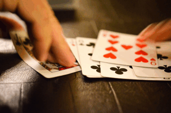 Mẹo Chơi Game Bài Cao Thấp – Bí Quyết Chiến Thắng Dành Cho Người Mới Bắt Đầu