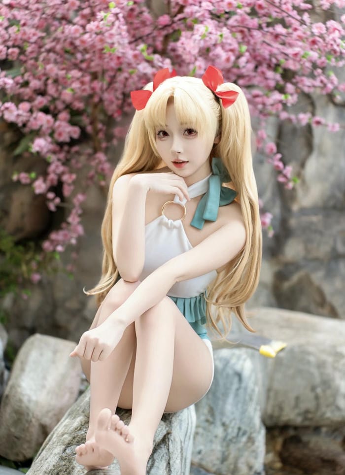 ảnh bikini hóa trang