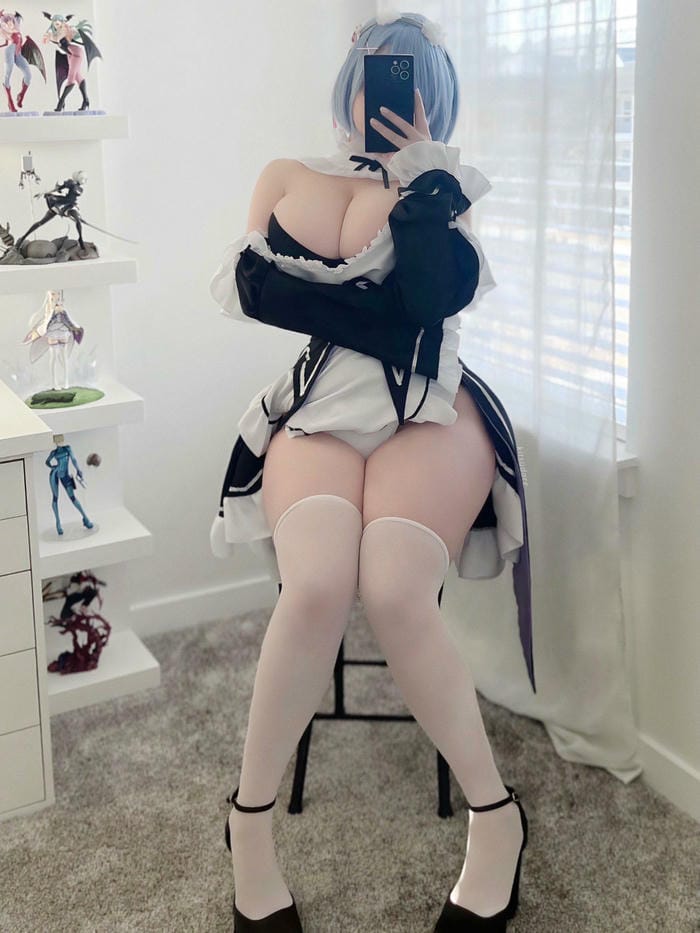 ảnh cosplay có make-up đậm