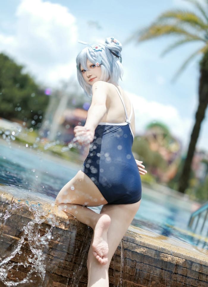 ảnh nữ cosplay bãi biển