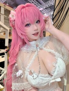 ảnh tạo dáng gợi cảm theo kiểu anime