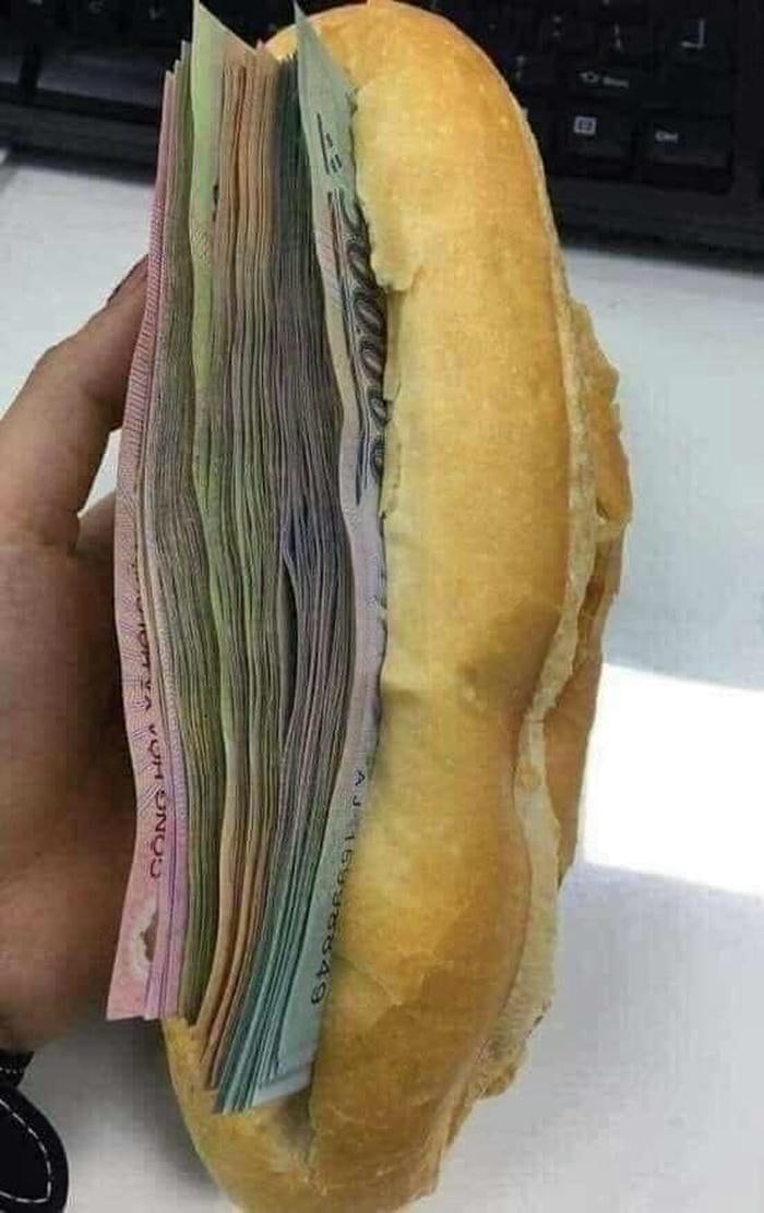 meme tiền trong bánh mì