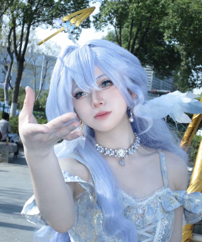 vibe nữ tính cosplay
