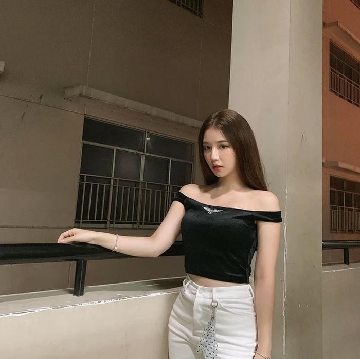 Ảnh Amee sexy tạo hình trẻ trung váy hai dây