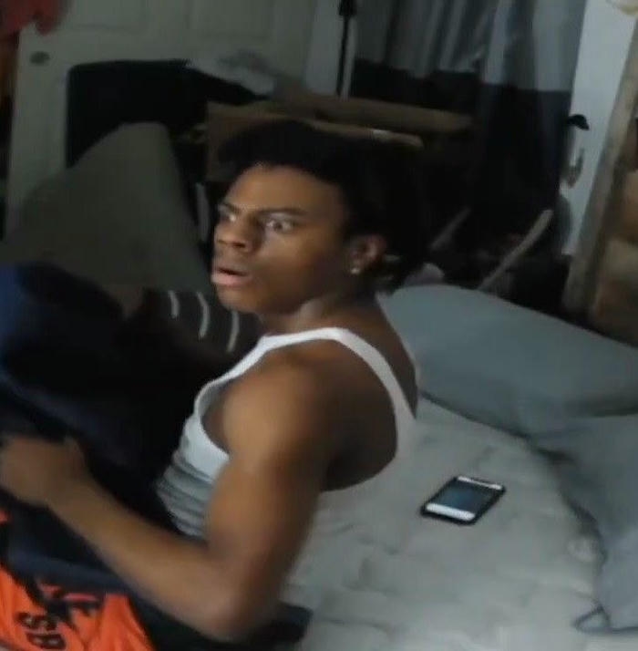 Ảnh meme anh da đen hốt hoảng