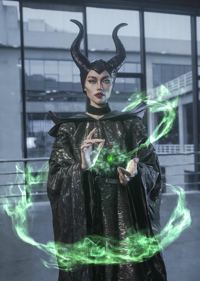 Ảnh phù thuỷ cosplay phong cách tối