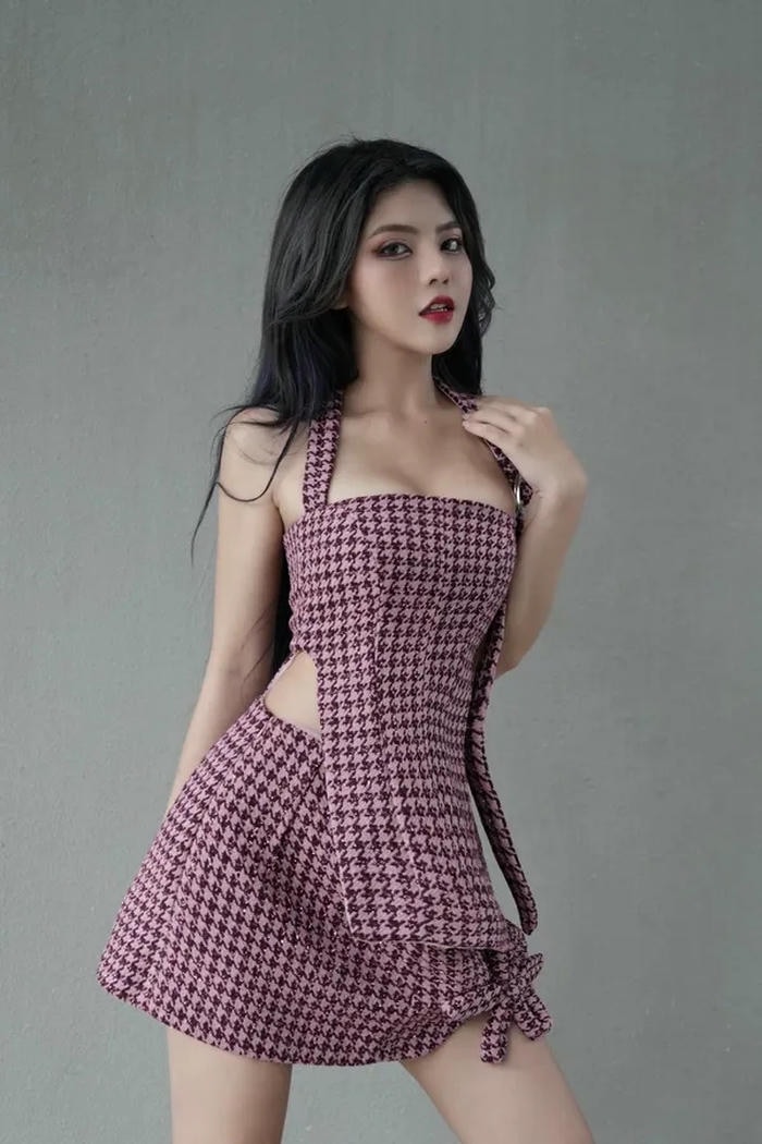 Ảnh sexy của Reency Ngô nét duyên dáng