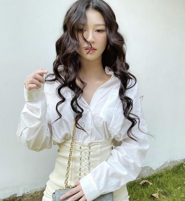 Ca sĩ Amee sexy trang phục thanh lịch