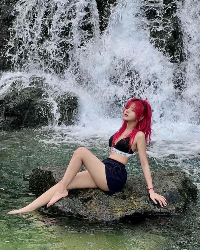 Gái xinh Reency Ngô sexy phong vị nữ tính