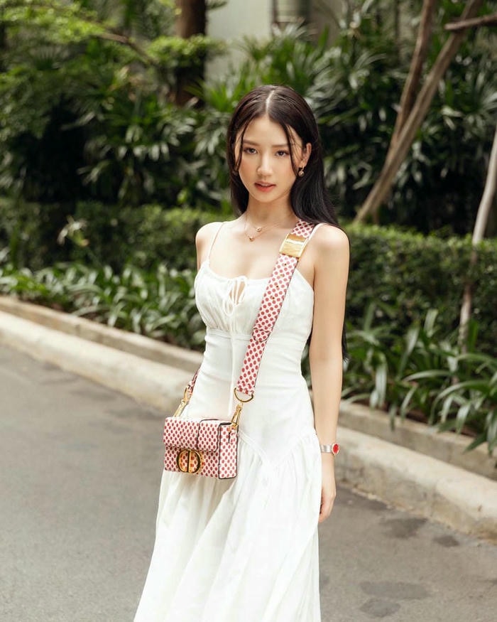 Hình Amee sexy ánh nhìn cuốn hút