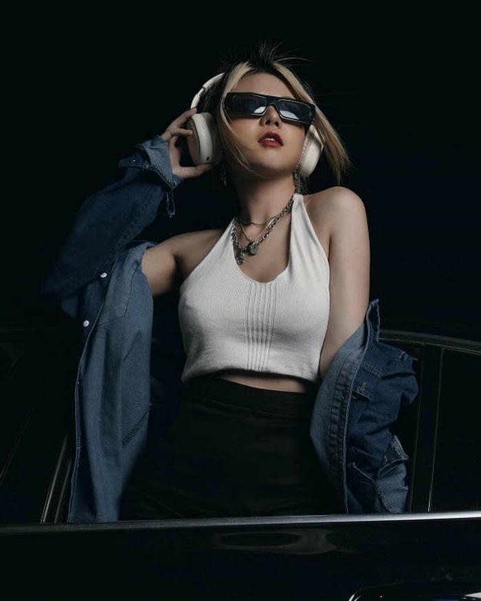 Hình ảnh Reency Ngô sexy diện mạo nổi bật