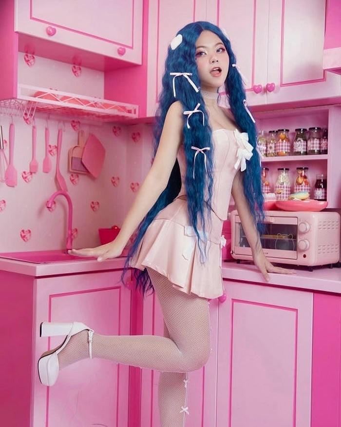 Hình ảnh Reency Ngô sexy phong cách hiện đại