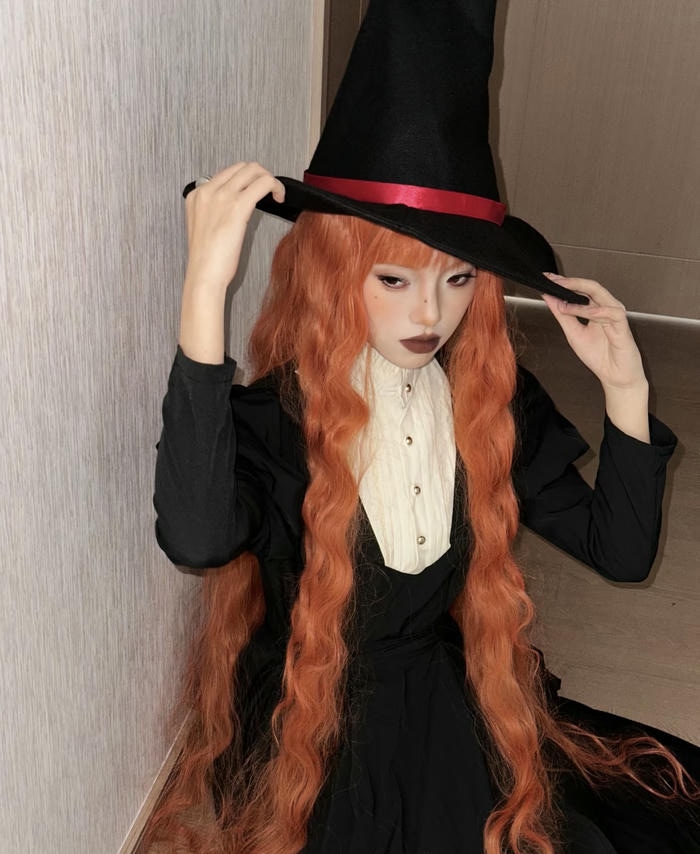 Hình ảnh cosplay phù thuỷ không gian