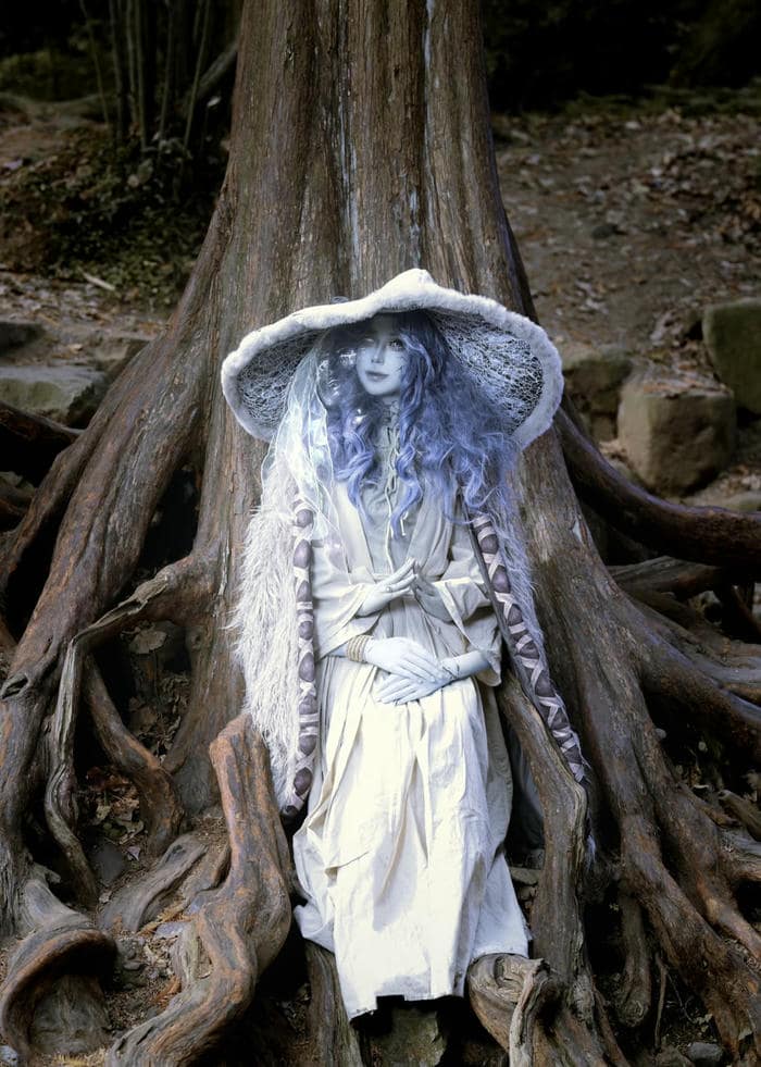 Hình ảnh cosplay phù thuỷ nghệ thuật tối