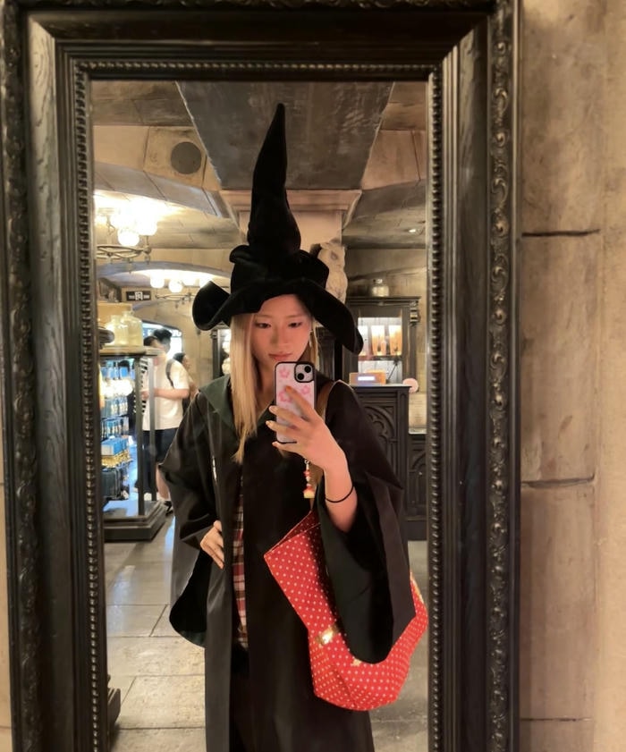 Hình cosplay phù thuỷ huyền ảo