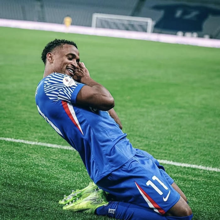 ảnh avatar bóng đá đẹp đá phong cách ăn mừng