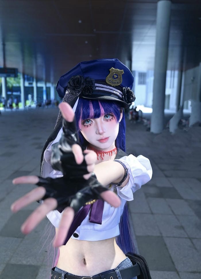 ảnh chân thực cosplay cảnh sát
