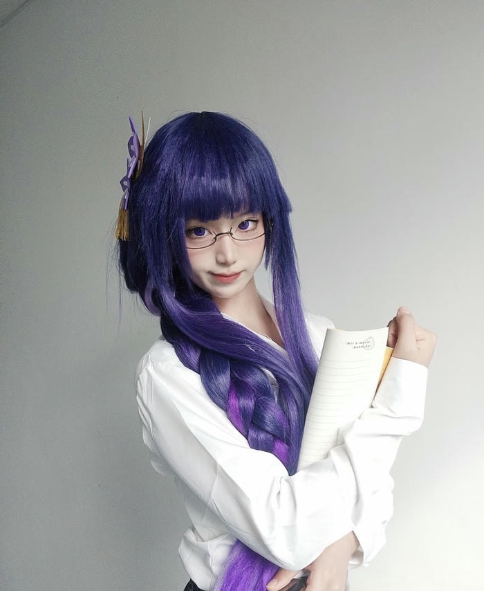 ảnh cosplay thư ký xinh xắn