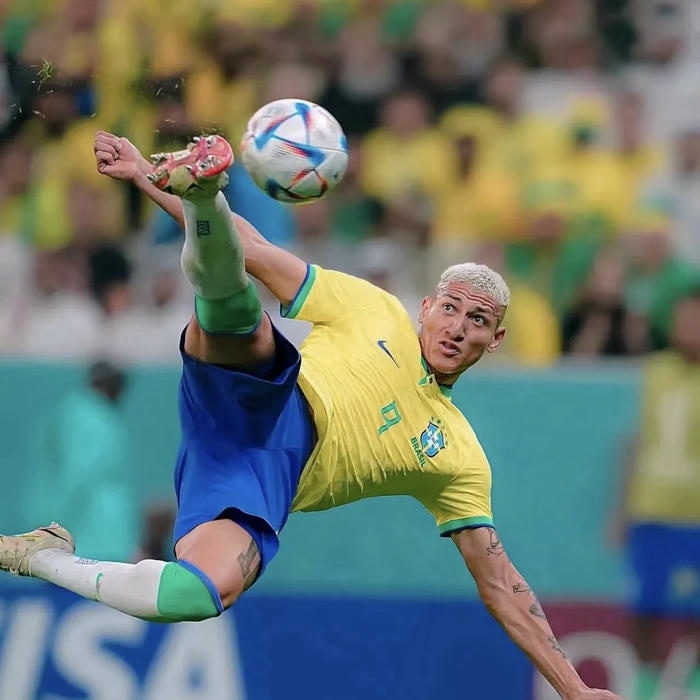 ảnh đại diện bóng đá đẹp dáng sút bóng cực mạnh