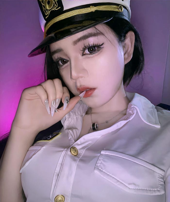 cosplay cảnh sát đẹp chất