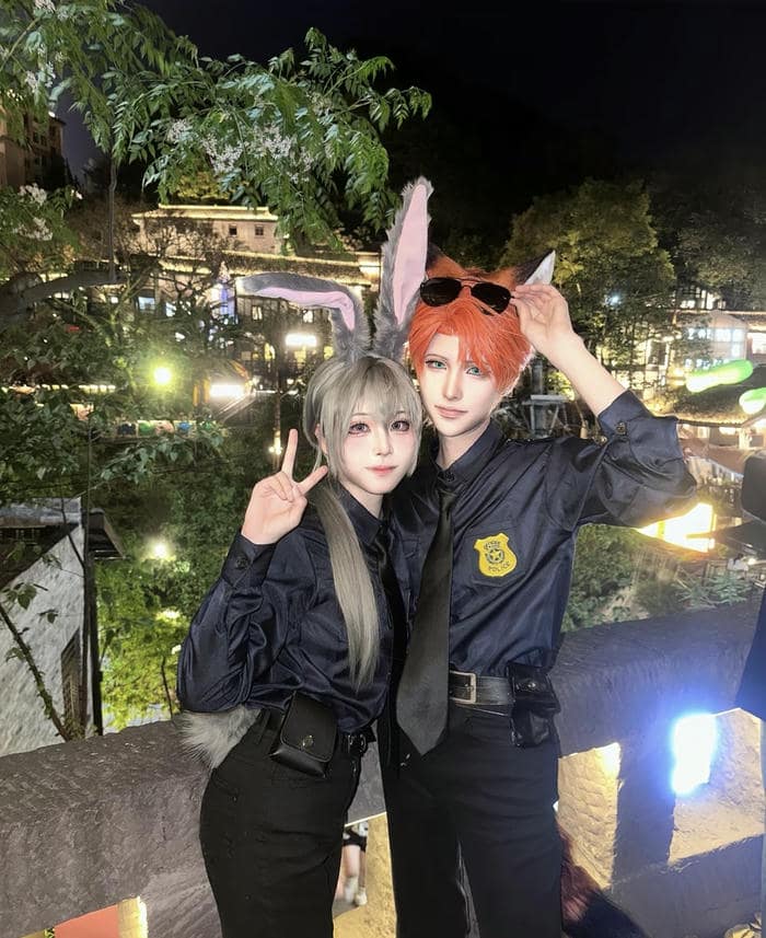 cosplay cảnh sát trang phục chuẩn