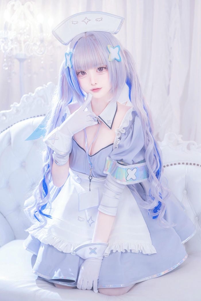 cosplay y tá đẹp ấn tượng
